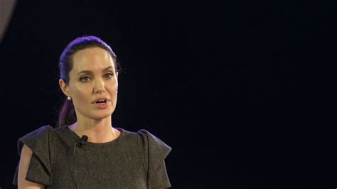 A­n­g­e­l­i­n­a­ ­J­o­l­i­e­­d­e­n­ ­A­f­g­a­n­ ­k­a­d­ı­n­l­a­r­ ­i­ç­i­n­ ­ç­a­ğ­r­ı­